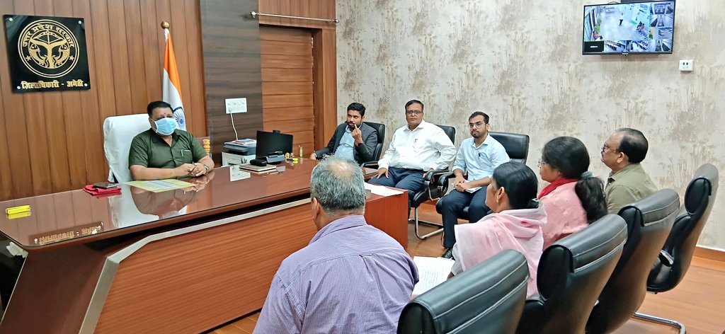 आज दिनांक 13.08.2025 को कलेक्ट्रेट कार्यालय में एवियन इन्फ्लुएंजा (बर्ड फ्लू) से बचाव एवं रोकथाम को लेकर पशुपालन विभाग के अधिकारियों के साथ बैठक कर आवश्यक दिशा-निर्देश दिए गए।