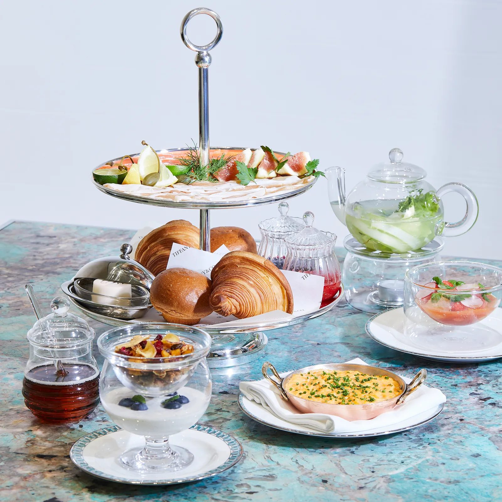 ★Aco.noB★　ジバンシー　ディナーセット＆スナックセット〈40本〉 GQ JAPAN on X: 