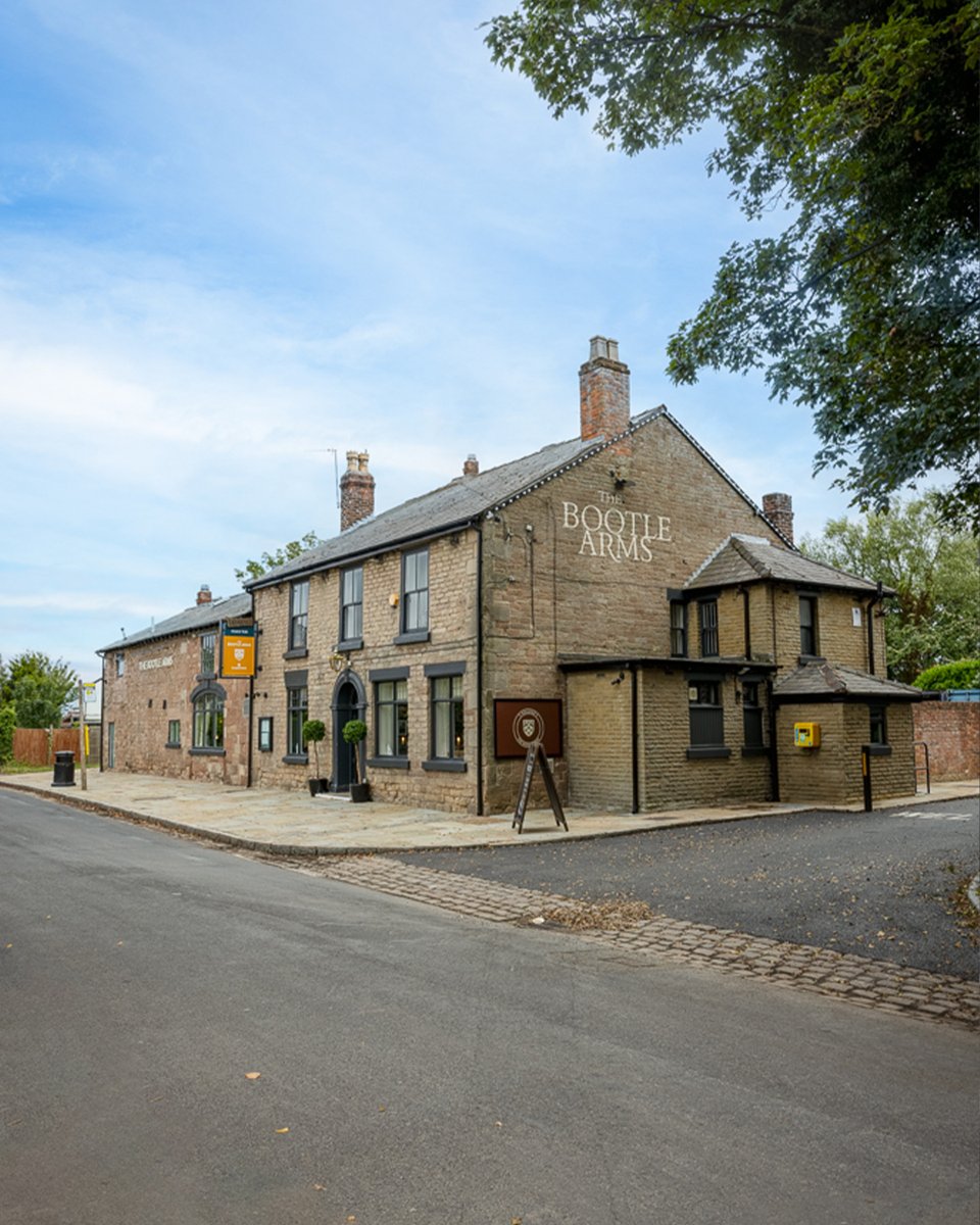 leonbrittonpics's tweet photo. 📸 Captured the opening of the newly rebranded Bootle Arms in Melling — now a family-focused Woodies venue for Marston’s.
Fantastic venue. Fabulous food. Friendly faces.
#LeonBrittonPhotography #Marstons #BootleArms #Woodies #LiverpoolPhotographer #EventPhotography https://t.co/yeYk0314sF