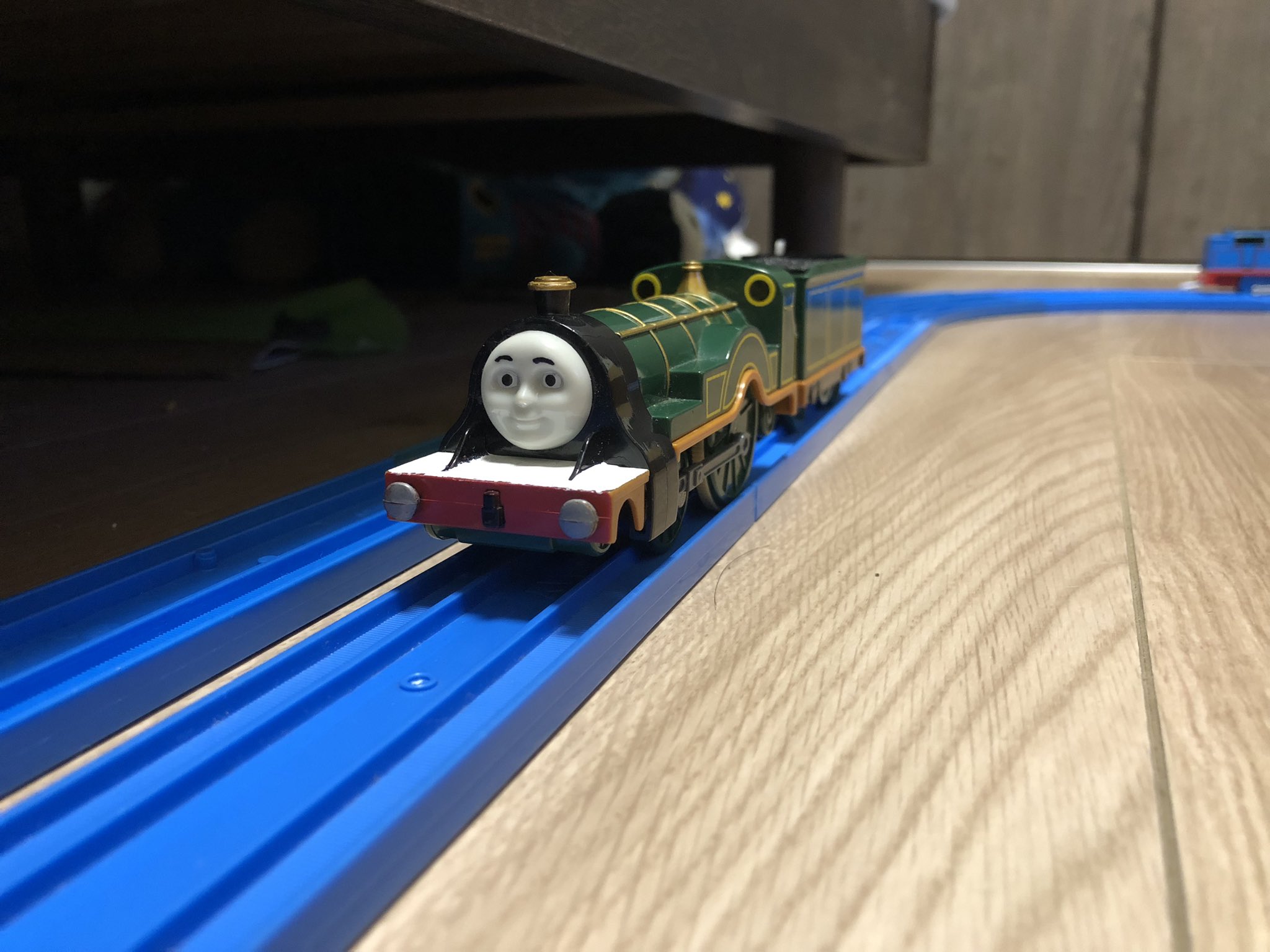 トーマス♡レア物♡日本未発売♡床にレーザー光線で描くとあやつれる♡しゃべります トーマス♡レア物♡日本未発売♡床にレーザー光線で描くとあ