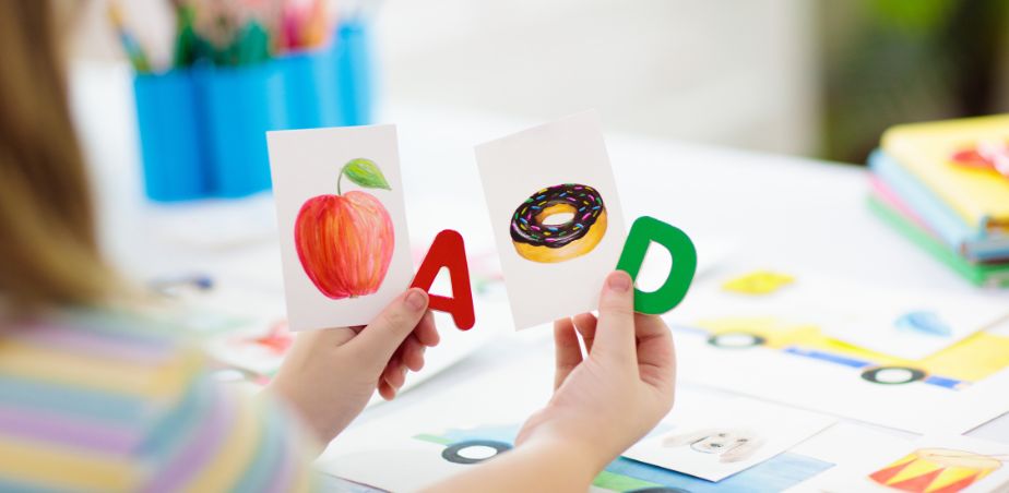 📝 New Blog Post - "Why wouldn’t you learn Irish? Exploring the creative possibilities of language learning" with Dr Claire Dunne. Read here bit.ly/46W0a4O #ArtsinEducation #IrishLanguage #Creativity #LanguageLearning #Gaelige