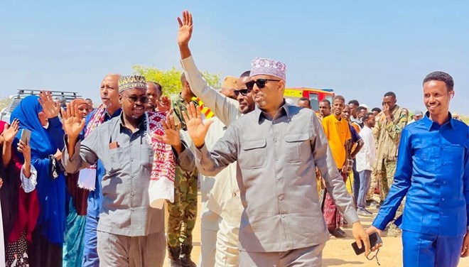 axadletm's tweet image. Hawadle Chief Touches Down in Beledweyne for Historic Gathering#Somalia #Beledweyne #chief #Gathering #Hawadle #historic #Touches 
tinyurl.com/2bafumpm