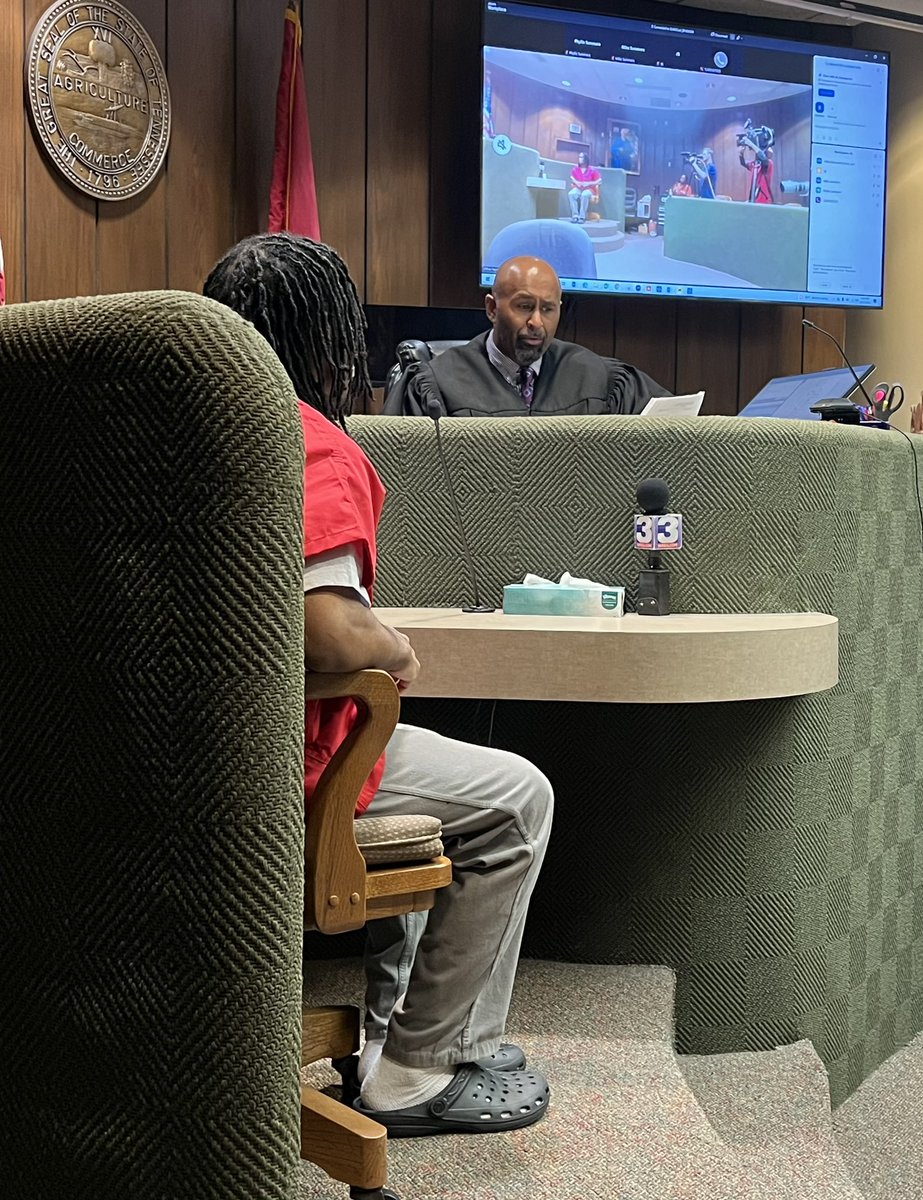 Kelly is on the stand - as Judge James Jones Jr goes over his rights &amp; the already signed documents’on the record!’ By pleading guilty - he is waiving his right to an appeal! <a href="/3onyourside/">WREG News Channel 3</a>