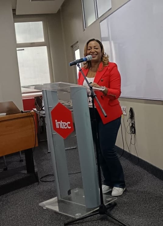 🎓¡Catedrática por un día! Así me sentí al impartí docencia en <a href="/intecrd/">INTEC</a>, gracias a la invitación de <a href="/soyraquel/">Raquel Cabrera</a>.

Amé participar en este diplomado que cuenta con la aprobación de esta institución que dado el riguroso nivel académico, ya de por sí es un sello de calidad.

#speaker