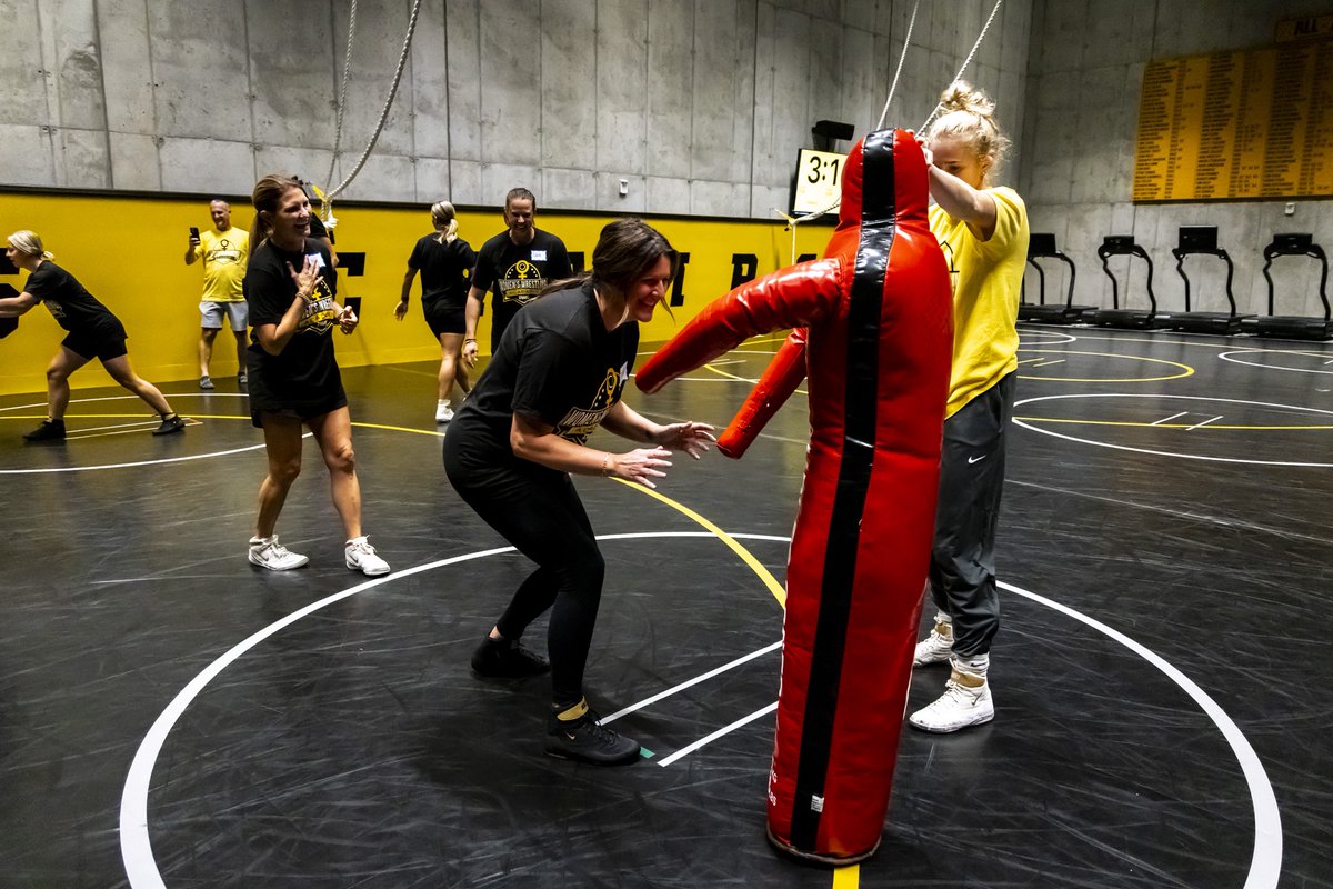 Iowa Women's Wrestling Club tweet media