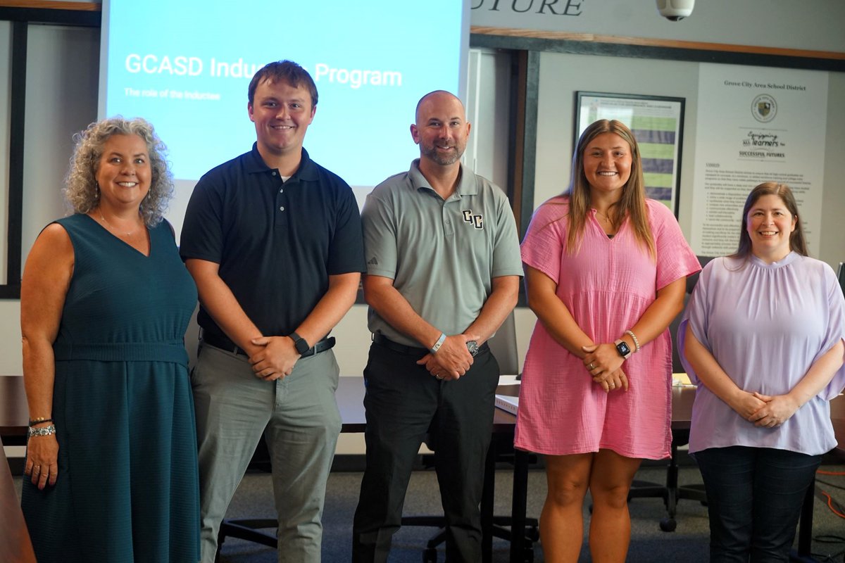 GCASDK12's tweet photo. On Tuesday, Dr. Jason Watkins, Assistant Superintendent, welcomed four new teachers: Leanne Thiec (3rd, Hillview), Dan Miler (math), Lizzie Malczak (5th, Hillview), and Lisa Ebel (3rd, Hillview). Students' first day is Aug. 25. https://t.co/WDYB40O9QB
