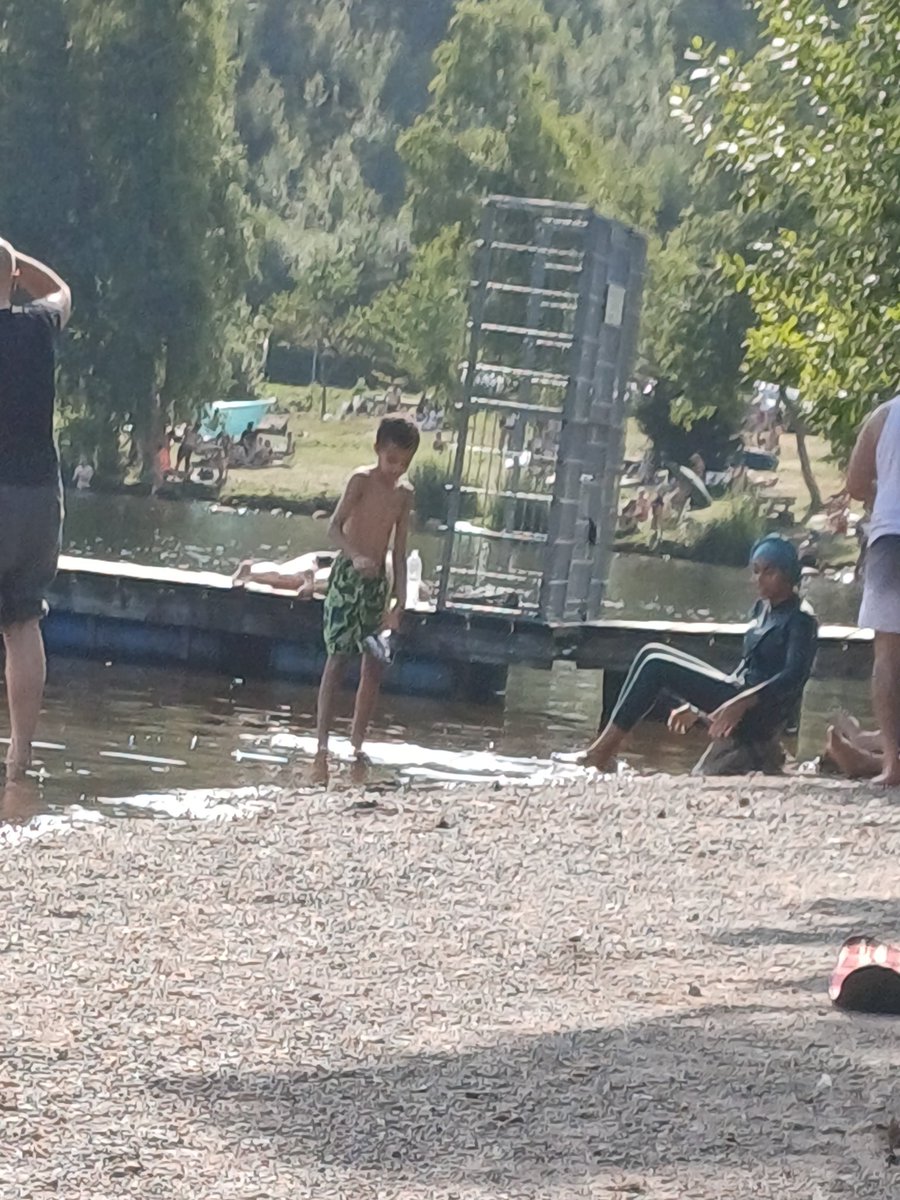 KommR_Hirsch's tweet photo. #Burkabadende genießt den Sommer in #Germon€y https://t.co/zRwvtAbi2b