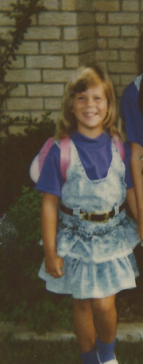 and_mrsharris's tweet photo. From my first day of 3rd grade to my first day of year 19 as an educator.
Same love for learning, just a few more school supplies and a lot more coffee. ☕📚 @iInstructIrving #IrvingFirstDay #ExcellenceInAction https://t.co/fVytQiXD7p