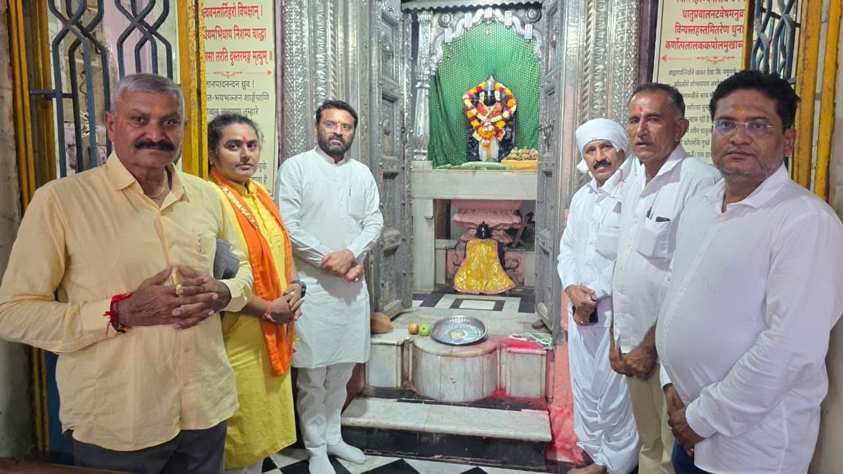 આજે કચ્છના પવિત્ર તીર્થધામ નારાયણ સરોવર ખાતે ભગવાન શ્રી ત્રિવિક્રમરાયજી મહારાજના દર્શન કર્યા..