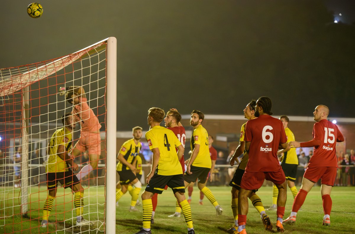 Hawks 0 Chichester City 0

Pics from last night's stalemate at the Enclosed Ground

flickr.com/photos/agschof…

#COYH