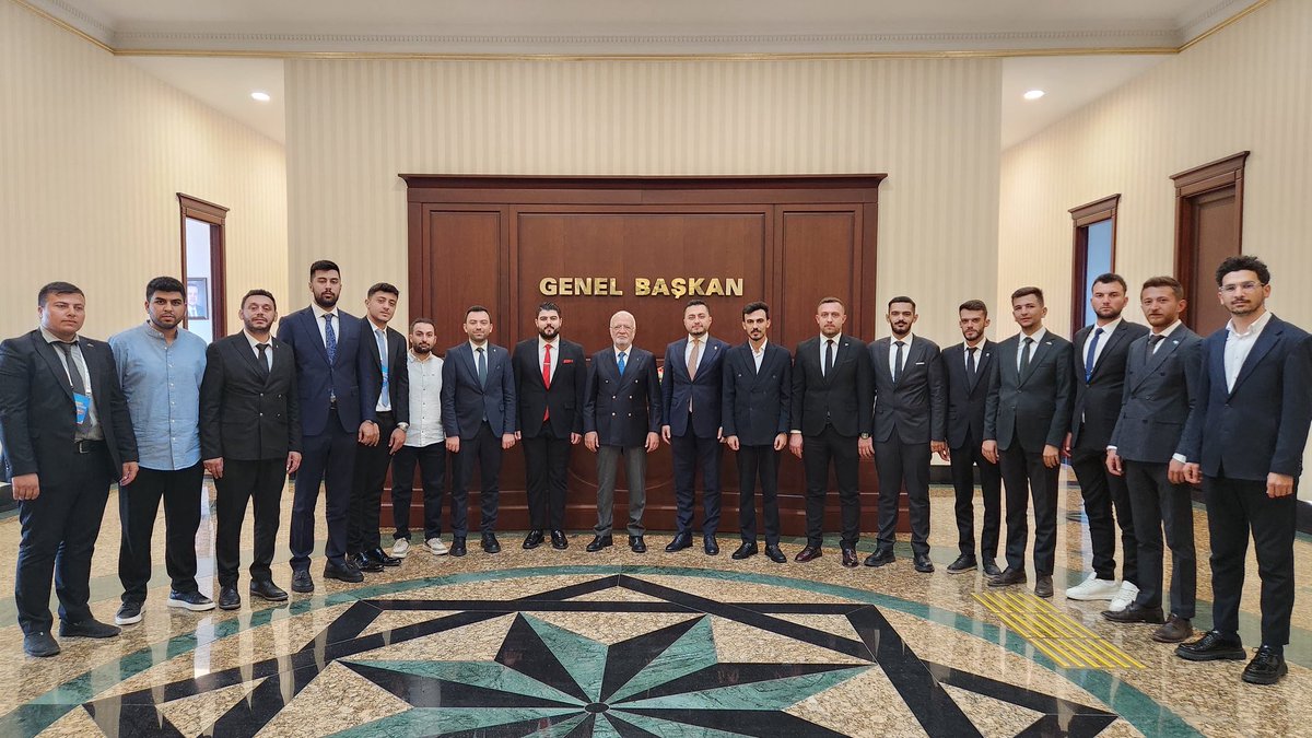 akgenckayseri's tweet photo. İlçe Gençlik Kolları Başkanlarımızla birlikte Genel Başkanvekilimiz Mustafa Elitaş’a ziyarette bulunduk. 

Konu tabi ki de “AK Gençlik” 🤩 https://t.co/5WOrB154mU