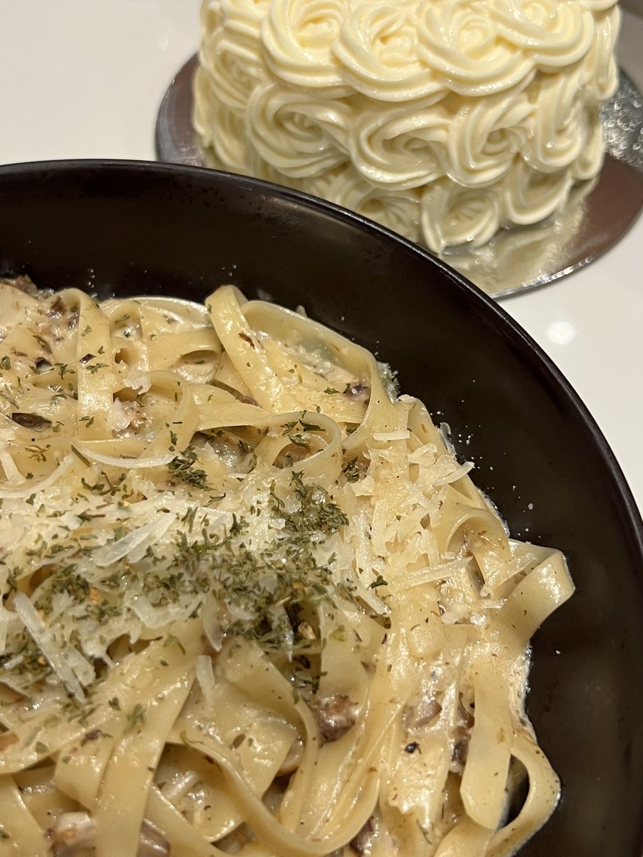 's tweet image. Celebrating princess jaemin’s day with @jaembfe &amp;amp; ate @pourmeover 🩷 We love you jaemin! We ordered pasta din for dinner reco by birthday boy 🩷

#공주님_왕자님들_재민이_생일이에용
#Forever25hiningJAEMIN
#HAPPYJAEMINDAY