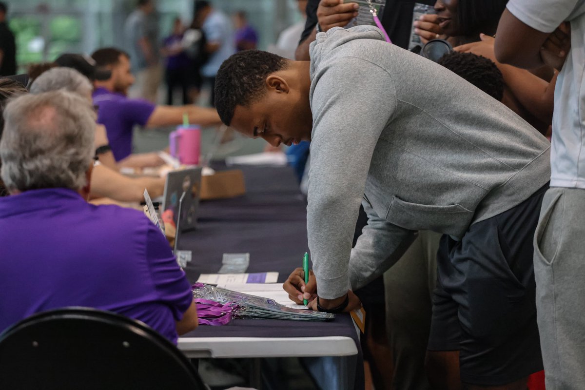 Kenyon Sports tweet media