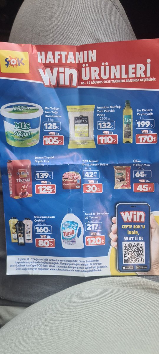 Sok marketlerinde raflarında gördüğünüz ürünleri almak isteyince neden vermiyorlar.
Vatandas gördüğü fiyata neden alamıyor. Cepte şok uygulaması herkes yükleyeniyor yaslı var telefonu programa musait olmayanlar , interneti olmayanlar alamayacak mı <a href="/SokMarketlerMH/">Şok Müşteri Hizmetleri</a>  <a href="/SokMarketler/">Şok Marketler</a>