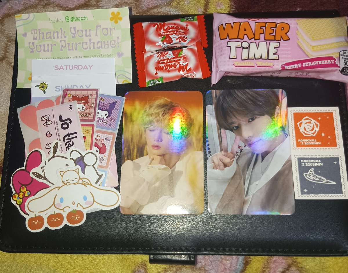 ghoszzn's tweet photo. 💌 - from @tdccart 

#tdcproofs

Eto na yung freebies na may photocard wkkwwkskkwkw. Finally, I'm a Gyu light poca haver na!! 😭😭 Siya na lang kulang ko sa pocas and umuwi na siya sakiiiiin!! Pakengshiet. Thank you zee, wala ka na rin namang nagawa kasi pinilit na kita. 😭😭😭 https://t.co/STpw32F142