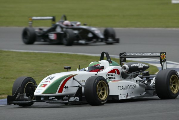 sportmotores's tweet photo. #Onthisday Em 2005, Silverstone recebeu a British F3. Ambas as corridas do dia foram vencidas por @AlvaroParente 🇵🇹 da Carlin Motorsport, no seu Dallara-Mugen-Honda F305.

Estas foram a 15.ª e 16.ª rondas da #BritishF3 International Series.

📸© Andrew Ferraro https://t.co/iBkp1ikmdm