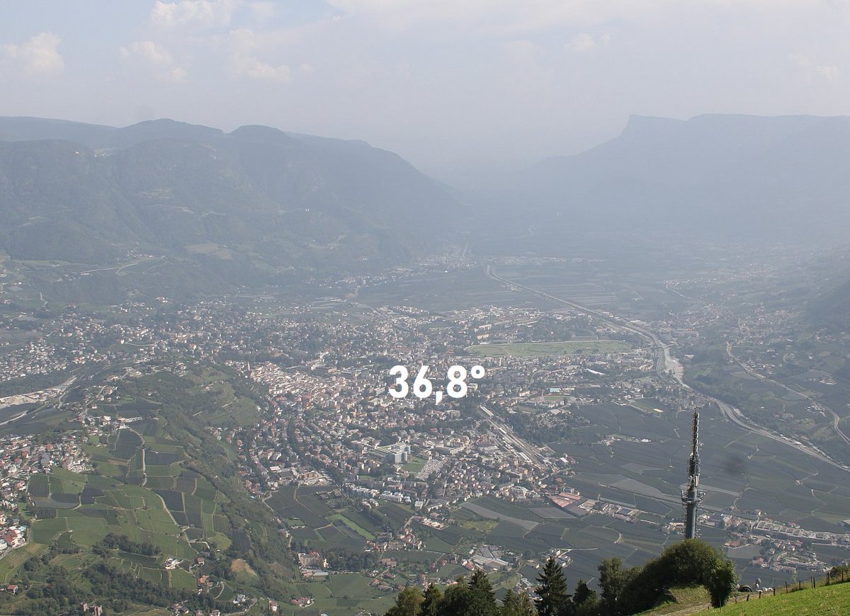 Das heißeste Pflaster Südtirols war heute Meran mit 36.8°, gefolgt von Bozen mit 36.7°. Bemerkenswert heiß auch im Pustertal mit 36,1° in Obervintl und 34.2° in Bruneck. Die große Hitze hält an, wenn auch in den nächsten Tagen die Temperaturen um 1-2 Grad zurückgehen.