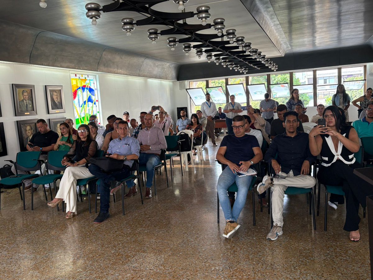 GobDigitalCO's tweet photo. @Ministerio_TIC @JulianRMolinaG @CarinaMurciaY @GobValle @colCERT @CINTELColombia @DigiLeaders 🛡La seguridad digital es un compromiso central del Estado que fortalecemos mediante estrategias claras y una cultura de #Ciberseguridad sólida en todas las entidades públicas. Con Horizonte Digital Seguro, impulsamos capacidades integradas para proteger a Colombia. ✅ #ColCERT https://t.co/FBe3n2nTQZ