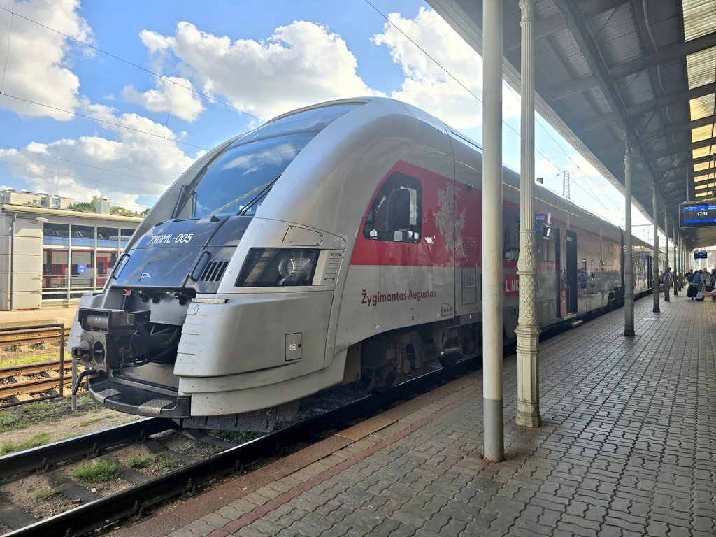 nonstopeurotrip's tweet photo. Arrived in #Vilnius ๐ฑ๐น safe and sound after a long, but comfortable day of travelling from #Warsaw ๐ต๐ฑ Day 1 of #Poland to #Finland by train complete โ
๏ธ See you tomorrow for Day 2! ๐๐ #PL2FI #NonstopEurotrip https://t.co/rJ2DDXE3EK