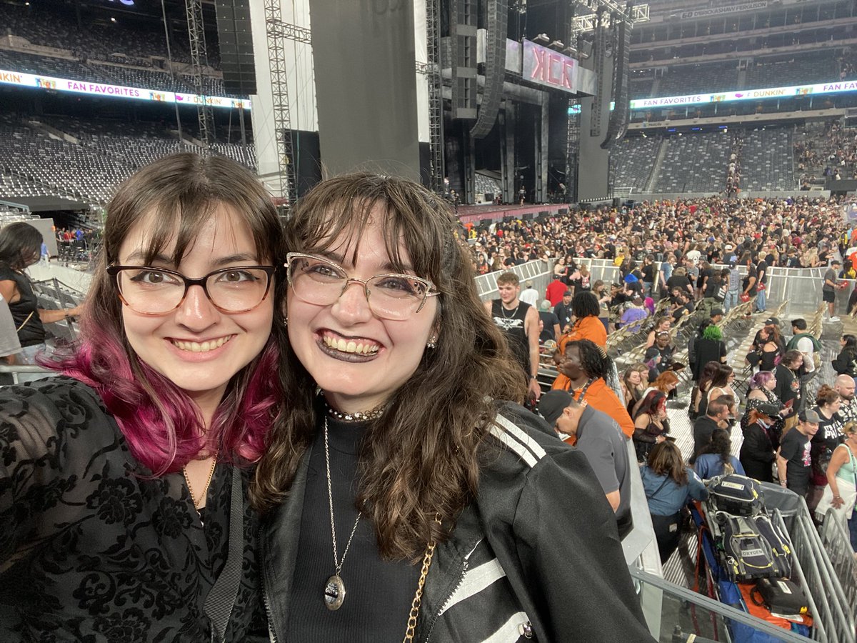 Dr. Cecelia saw Relient K and MCR tweet media