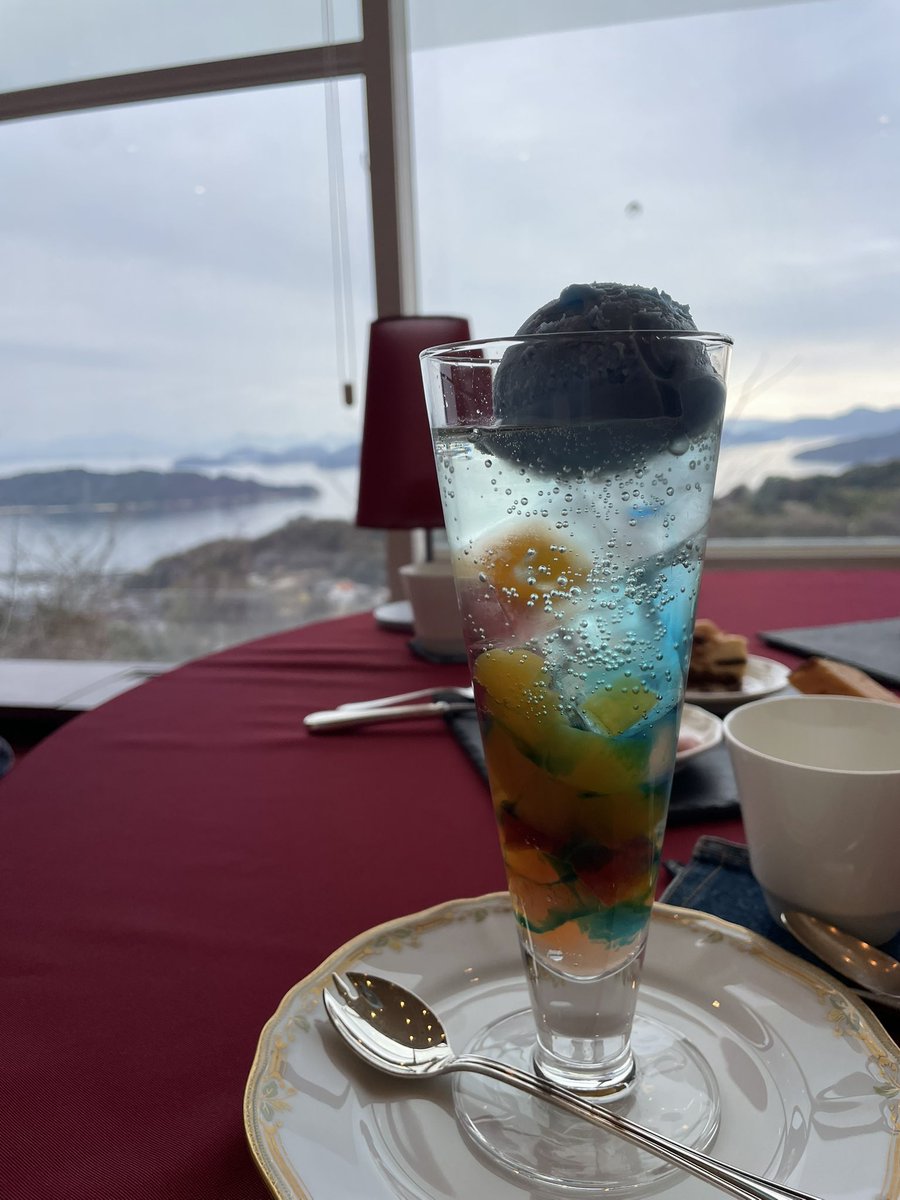 yamatoketsu's tweet photo. 県外のアフタヌーンティー行きたいー！誰か付き合ってくれる人おらんかなー https://t.co/xvOTVeKWiA