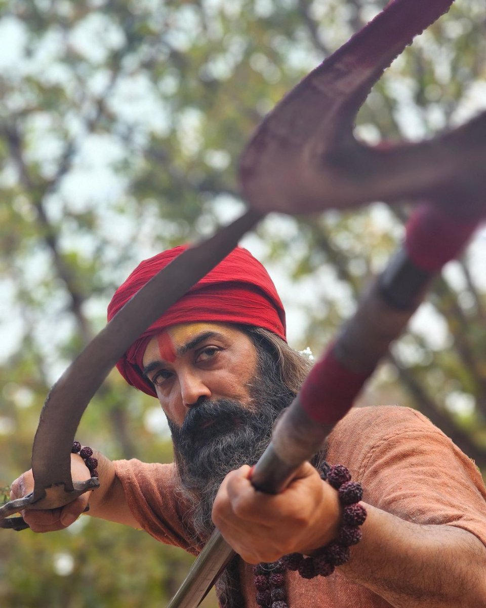 filmfare's tweet image. The teaser of the Bengali film #DeviChowdhurani, directed by Subhrajit Mitra, starring #ProsenjitChatterjee and #SrabantiChatterjee is finally out. Take a glimpse into this much-anticipated Bengali epic.

#News #Celebs