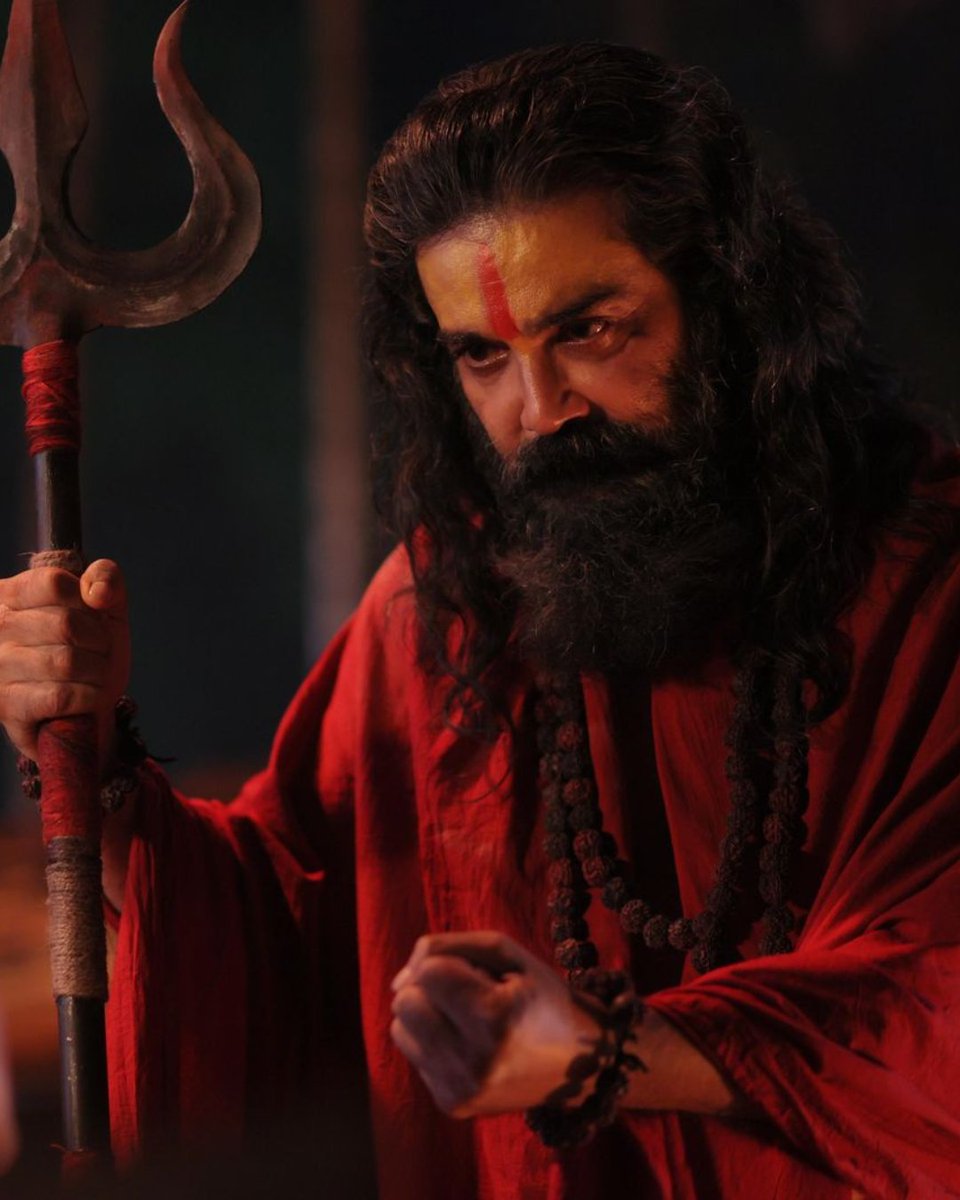 filmfare's tweet image. The teaser of the Bengali film #DeviChowdhurani, directed by Subhrajit Mitra, starring #ProsenjitChatterjee and #SrabantiChatterjee is finally out. Take a glimpse into this much-anticipated Bengali epic.

#News #Celebs