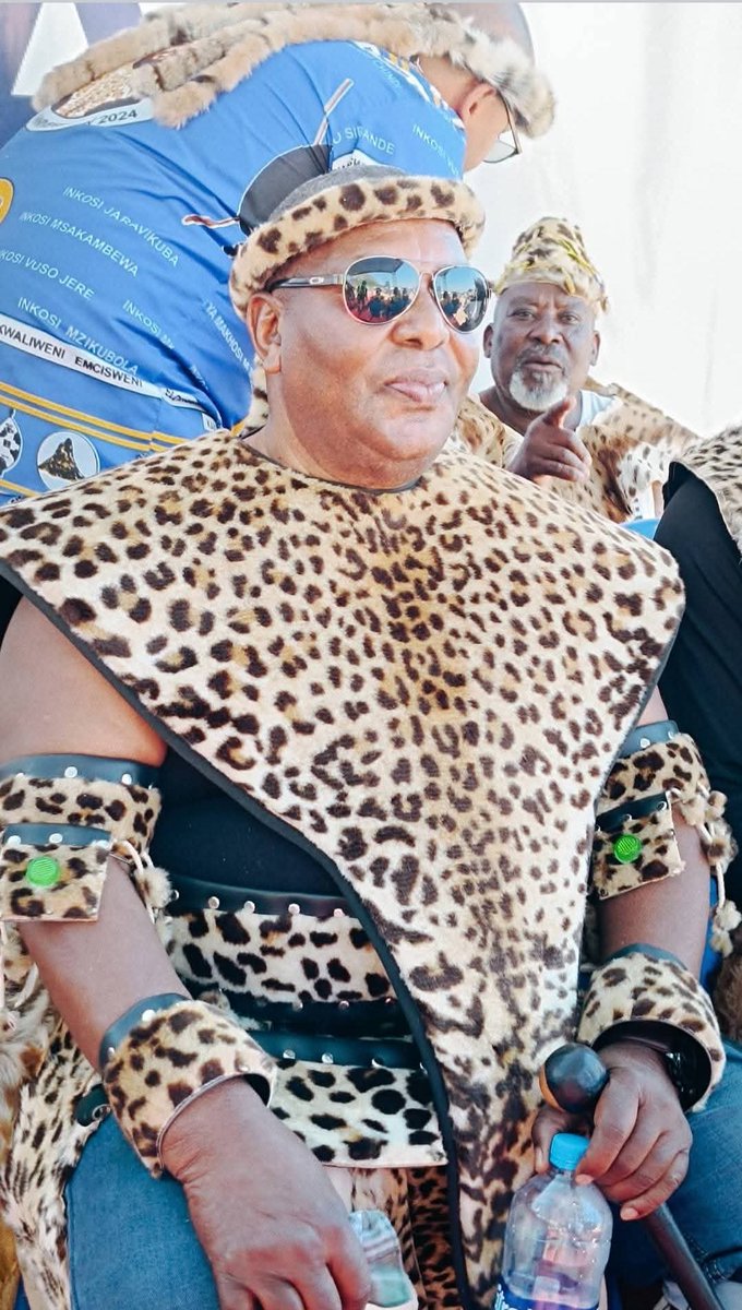 usinga_lwesizwe's tweet photo. Amakhosi abaNgoni eMalawi, eZambia laseTanzania ngesikhathi bethamele umkhosi wo-Umthetho wesizwe samaNgoni eMzimba ngaphansi kwenkosi uMbelwa waseMalawi.
Inkosi Yamakhosi uMbelwa V uyisizukulwane sesihlanu senkosi uZwangendaba Jele kanye leNdlovukazi uMunene.....
#ubuntubethu https://t.co/d0Q7PbwUGY