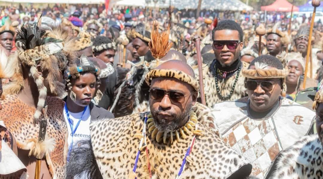 usinga_lwesizwe's tweet photo. Amakhosi abaNgoni eMalawi, eZambia laseTanzania ngesikhathi bethamele umkhosi wo-Umthetho wesizwe samaNgoni eMzimba ngaphansi kwenkosi uMbelwa waseMalawi.
Inkosi Yamakhosi uMbelwa V uyisizukulwane sesihlanu senkosi uZwangendaba Jele kanye leNdlovukazi uMunene.....
#ubuntubethu https://t.co/d0Q7PbwUGY