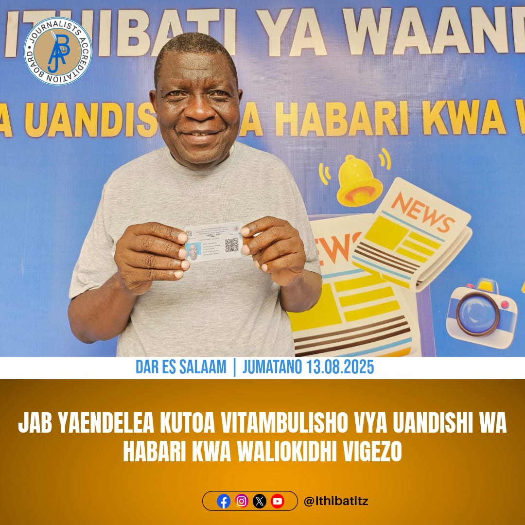 ithibati's tweet photo. Kaimu Mkurugenzi Mkuu wa Bodi ya Ithibati ya Waandishi wa Habari-JAB Wakili Patrick Kipangula akimkabidhi Kitambulisho cha Uandishi wa Habari (Presscard) Mwanzilishi na Mkurugenzi Mtendaji wa Kampuni ya BSM Washauri (TZ) na Mhariri Mkongwe Bakari S. Machumu, 13 Agosti, 2025. https://t.co/kVJBg9fVju