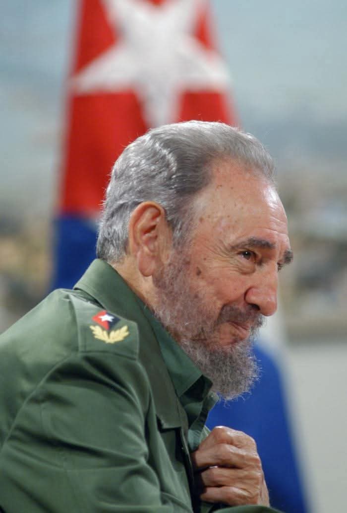 ¡Gracias por todo, Fidel!

(Versos del poema Canto a Fidel de Carilda Oliver Labra.)

#Cuba #FidelPorSiempre #100AñosConFidel 🇨🇺