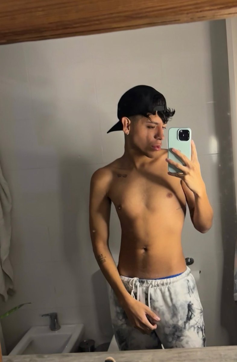 Instagram vs Onlyfans 😏😏 
40%off my OF VIP 🔥

are you coming to shower with me? 🚿🫧

onlyfans.com/nickigean