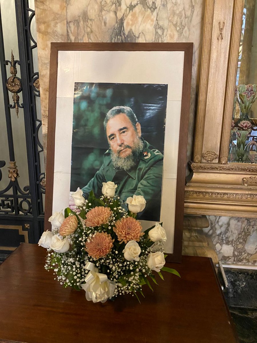 BancNacCuba's tweet photo. Hace 99 años nació el gigante que desafió imperios. Hoy su luz sigue guiando a Cuba.
#FidelVive en cada estudiante, obrero y campesino de esta Patria invicta.
#bnccuba #75bnccuba #Fidel99 #HastaLaVictoriaSiempre #PatriaOMuerte https://t.co/mwZpH8dKVS