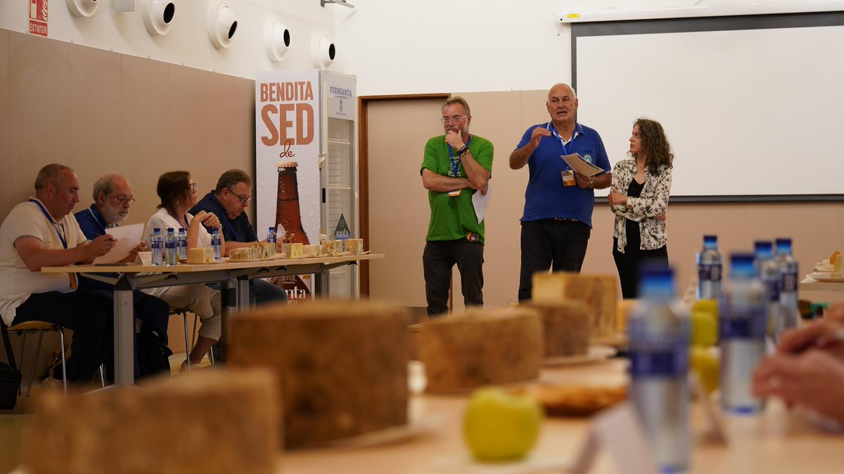 Sobrelias_'s tweet image. Sesenta quesos del norte peninsular se presentan a la primera edición de los Premios ARNIU #queso #cheeselover #cheese sobrelias.com/gastronomia/se… @qdequesos @DDeSantiagoS #Food #foodie #ArniuFest doi.org/10.3390/su1712… doi.org/10.3390/bevera…