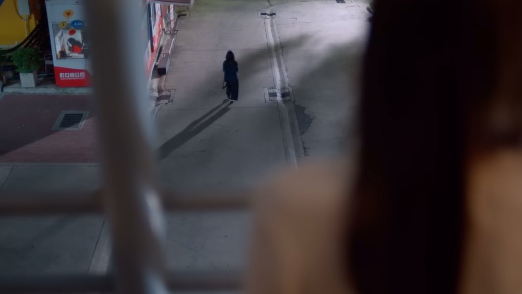 this sucks, maewnam who always showed up whenever wan blew the whale whistle but the one time maewnam did it, she walked away.

ALL I FEEL IS PAIN RN

MAEWNAM WAN CALL AWAY

#WhaleStorexoxoEP8