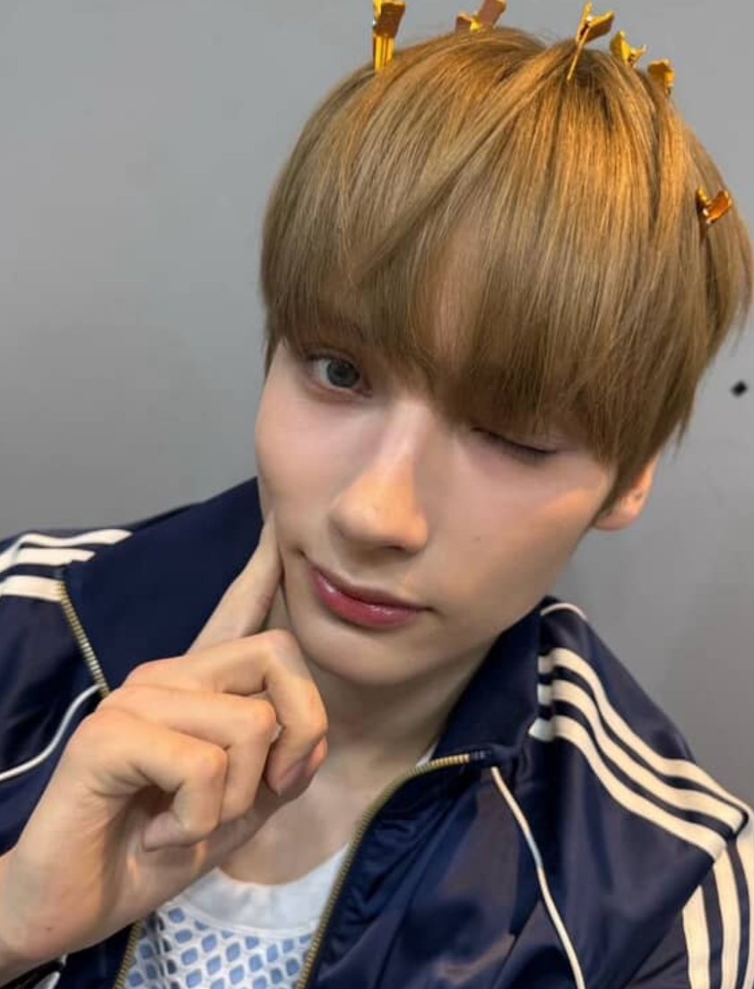 카이님 생일축하해요오~!!ㅎㅎ
#달빛이춤추는휴닝카이의스물셋
투모로우바이투게더로 데뷔해줘서 고마워요 
#WeWillDanceWithHUE