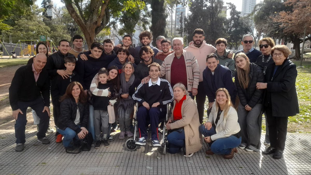 <a href="/giselaevallone/">Gisela Vallone</a> que feliz me pone ver esta imagen! 

Fuerza Joaco 💪