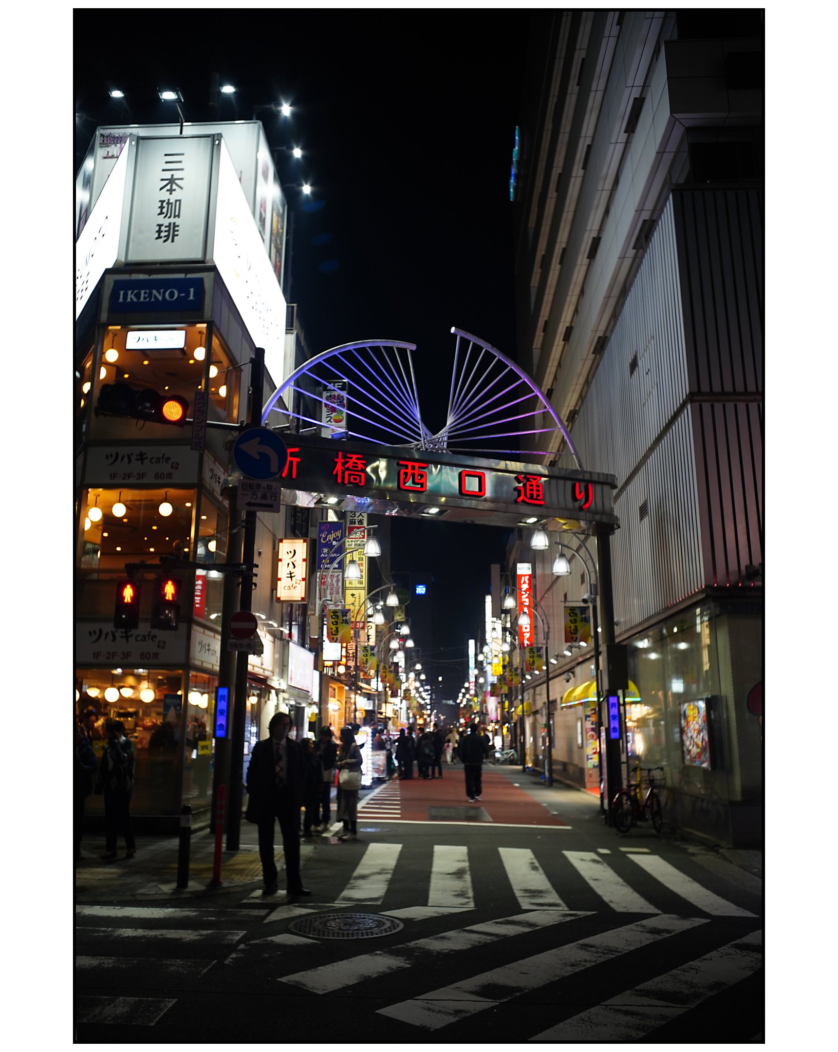 2022年制作 油彩『Last night’s dream』 Nikon Z 28mm f2.8 Review & Sample Photos | Alik Griffin