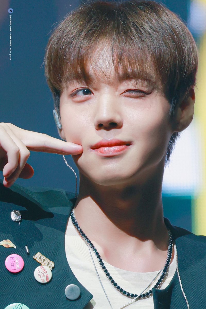 Hoonee_home's tweet photo. 20250712 PARKJIHOON FAN MEETING ‘OPENING’ in Seoul

loveliness🥰 = 박지훈✨

#박지훈 #Parkjihoon
#사랑스러움이맥스_❤️ https://t.co/CP5VB8mq5N