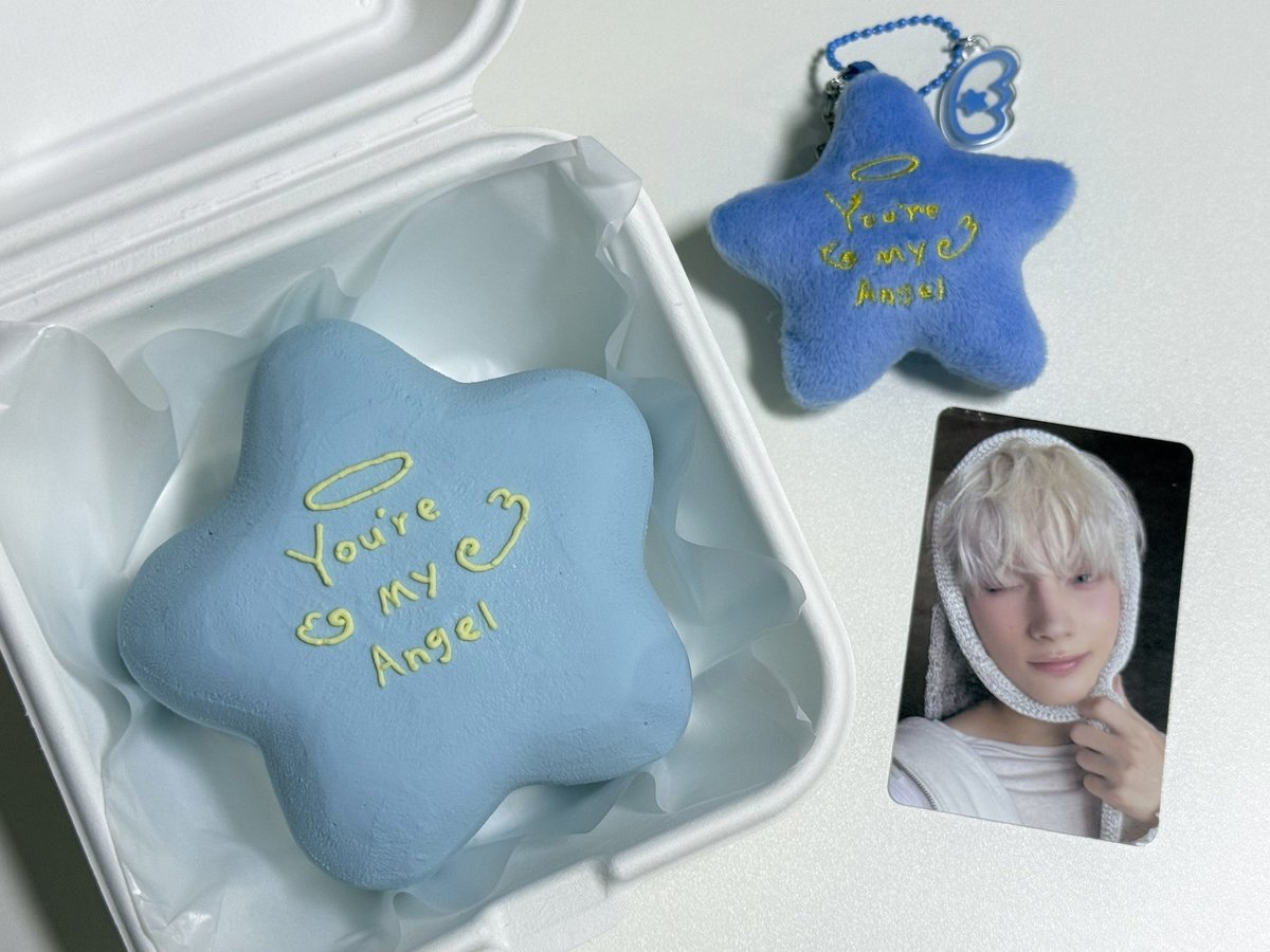 올해도 어김없이 찾아온 한여름의 크리스마스 ~🎄
#달빛이춤추는휴닝카이의스물셋
#WeWillDanceWithHUE
생일 축하해 휴닝카이 👼🏻🪽🤍🩵