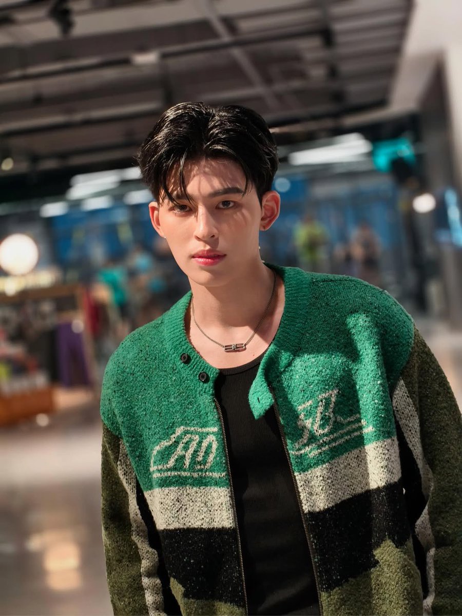 portalppwbr's tweet photo. “Hoje participei do OPPO Reno Fan Fest e testei o OPPO Reno14 #AIPortraitExpert para tirar retratos com zoom de 3,5x, as fotos ficaram realmente lindas, a pessoa ficou super em destaque 📸. O flash com IA também é incrível, mesmo em lugares escuros captura todos os detalhes. Fiquei muito impressionado 💚😎”
IG 📸 @ppnaravit
POND WITH OPPO TH
#Reno14SeriesTHxPond
#ppnaravit