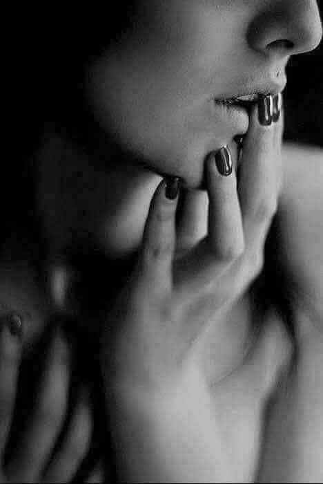 Ti penso.
Anche quando non scrivo.
Anche quando sembro assente.
Tu ci sei. Sei parte di me.
E questo, in ogni caso
non potrà mai cambiare.
🪷❣️

Luigi Costantino