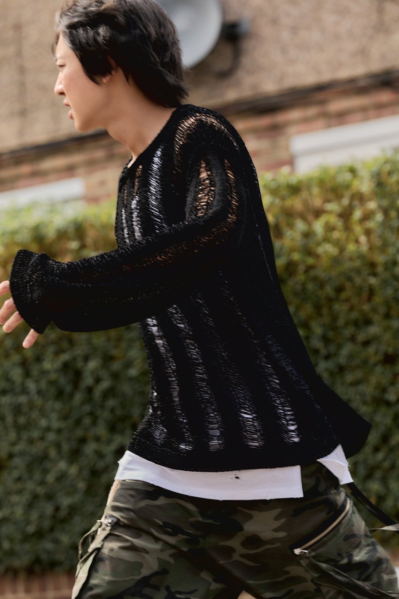 weareoneEXO's tweet image. CHANYEOL 찬열 'Upside Down' TEASER IMAGE 3 - On Ver.

CHANYEOL 찬열 The 2nd Mini Album 【Upside Down】
➫ 2025.08.25 6PM (KST)

💿Pre-order
CHANYEOL.lnk.to/UpsideDown

#CHANYEOL #찬열
#EXO #엑소 #weareoneEXO
#UpsideDown #CHANYEOL_UpsideDown