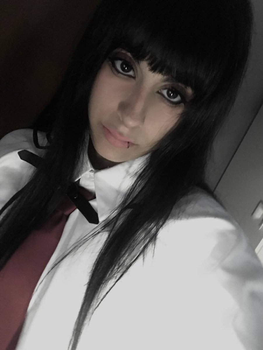 touarururururu's tweet photo. cosplaying zakuro takashima from SubaHibi – Wonderful Everyday.
feeling deeply moved to embody such a complex character.🌻🎀

#高島ざくろ #素晴らしき日々 
#SubaHibi #ZakuroTakashima #VisualNovelCosplay https://t.co/uTKpXdTHdg
