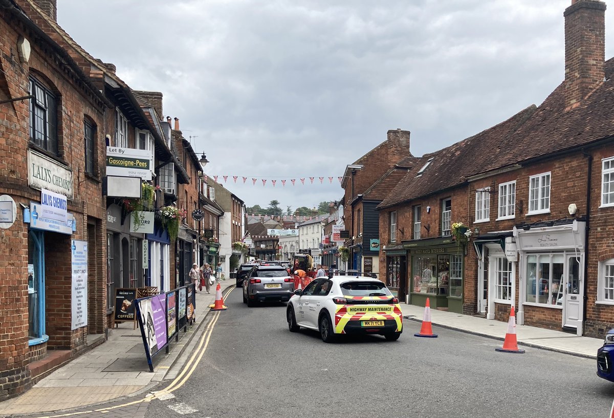 Farnham town centre changes – from Mon 18 Aug

👉 Upper Downing St closed (north of Lower Church Ln) until Nov
👉 Lower Downing St opens to 2-way traffic
👉 Overnight disruption Sun 17 Aug
👉 Diversions &amp; bus stop changes – check travel apps

ℹ️ orlo.uk/GA6jS