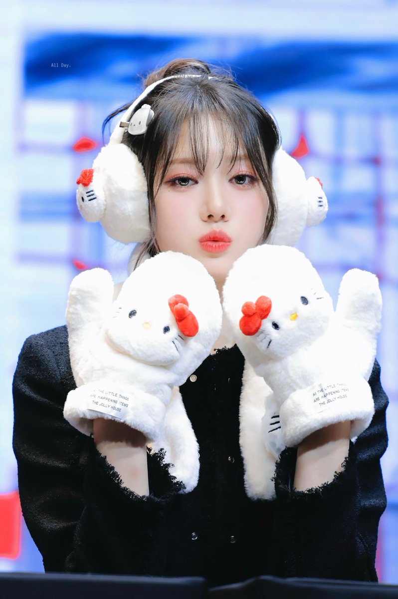 alldayRORA's tweet photo. ♡♡♡ (ˆ ̳, ̫ , ̳ˆ)"੭
#RORADIANTPRINCESSDAY
#아름다운_다인이_빛나는_날이야
#RORA @YGBABYMONSTER_ https://t.co/irdFXEh1tr