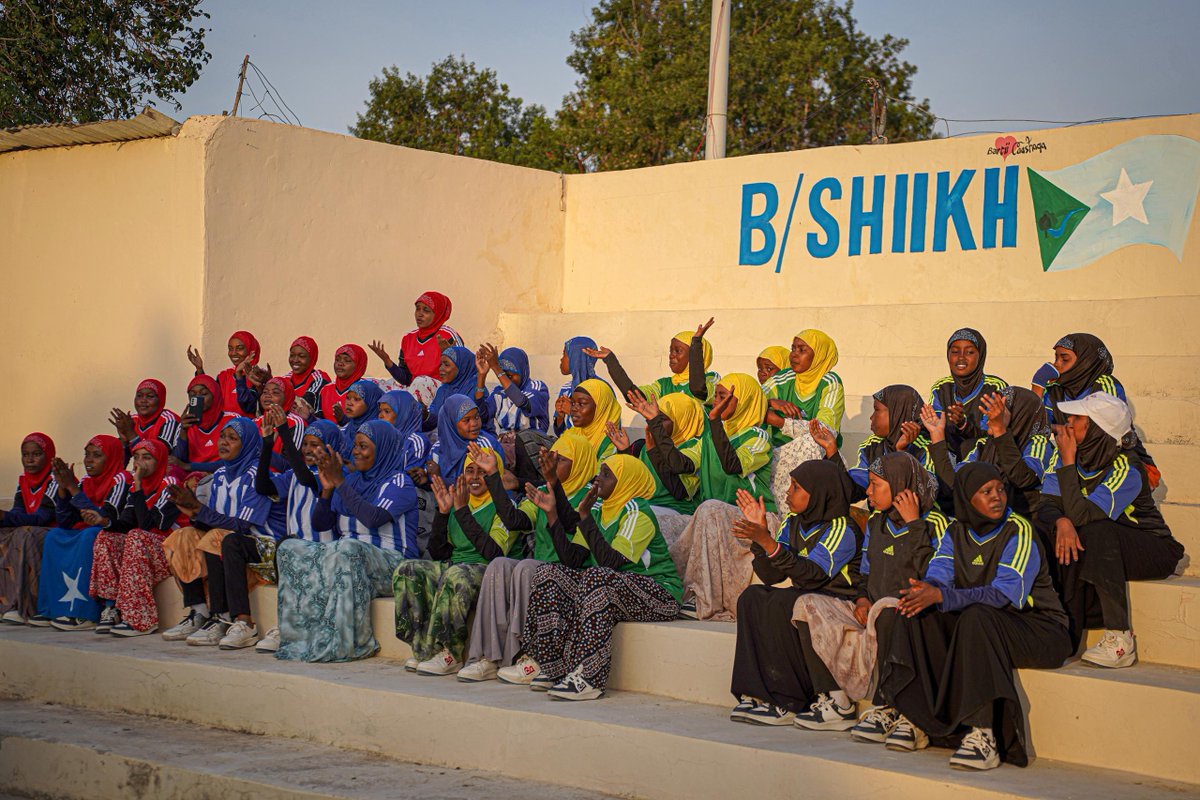 iom_somalia's tweet photo. Our 12-day Youth Awareness Campaign ended with a vibrant #InternationalYouthDay in Jowhar 🎉
💬 Launched the Youth Advisory Council
🏆 Crowned the #JowharYouthTournament2025 winners
🤝 Brought youth together in peace and unity
👏@PBFSomalia #YouActProject https://t.co/XcQb3orpQH