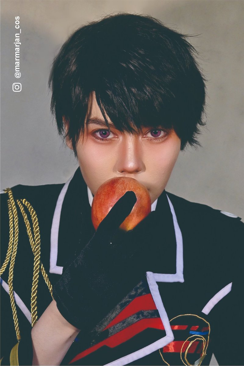 MarisaLim96's tweet photo. LONG TIME NO SEE???? 
an apple a day keeps the doctor away (probably Caleb, coz if it was me, I would like to see Zayne everyday)

For now, leme share my Caleb coscard coz why 🥜
Currently online on pc so I don't really have a lot pics to share 🕺

#LoveandDeepspace https://t.co/3L2gI3NE4K