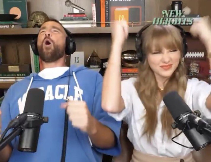 Melissa (Taylor’s Version) 🤍 (@alltoomelissa) on Twitter photo That feeling when we’re getting new Taylor content on #SwiftDay ❤️🔥 <a href="/taylornation13/">Taylor Nation</a> That feeling when we’re getting new Taylor content on #SwiftDay ❤️🔥 <a href="/taylornation13/">Taylor Nation</a>