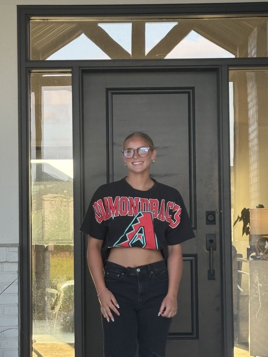 “First day of junior year! ⁦<a href="/Lucy_Barrett18/">Lucy Barrett ‘27</a>⁩  Proud of all you’ve accomplished and can’t wait to see what this year brings. Keep working hard, chasing your dreams, and making memories along the way. We love you!”